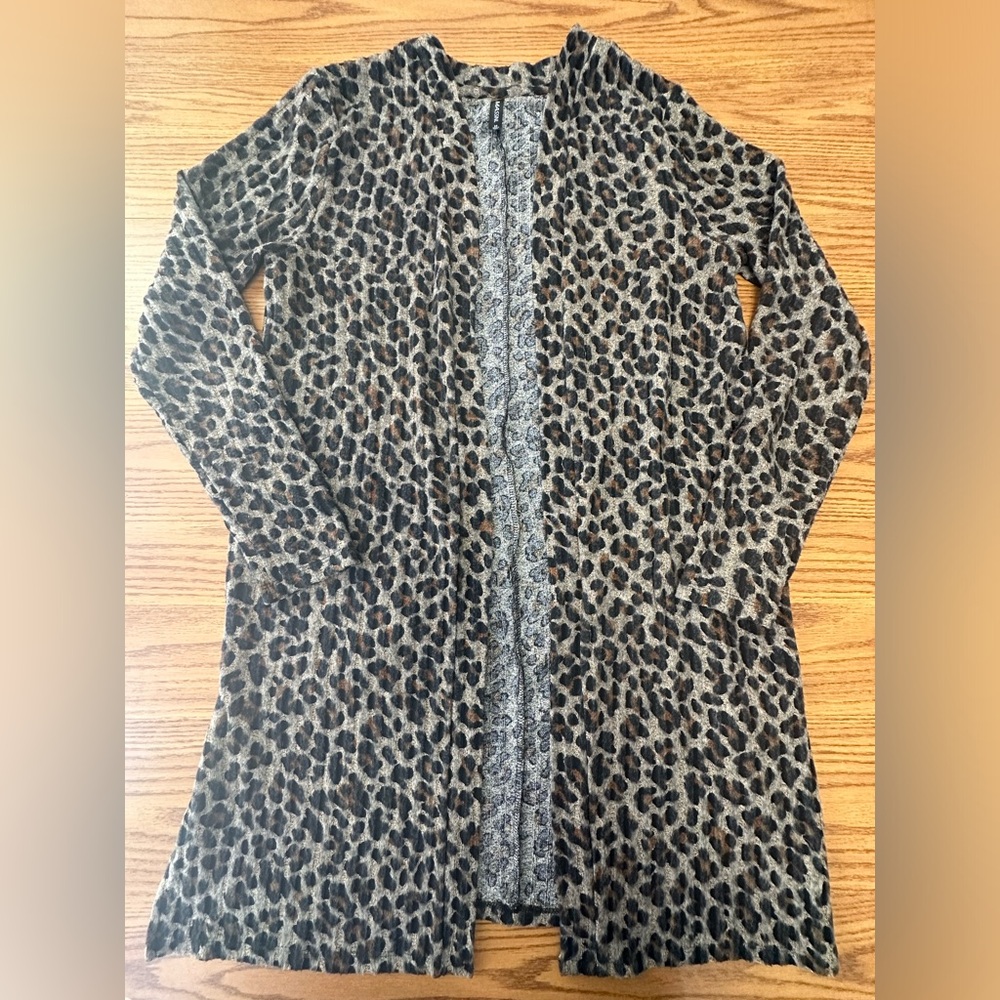 Massini cheetah pattern open long sweater size medium